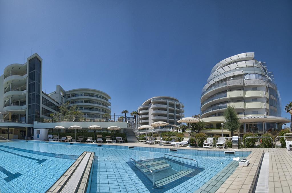 Hotel Le Palme - Premier Resort 밀라노마리티마 외부 사진